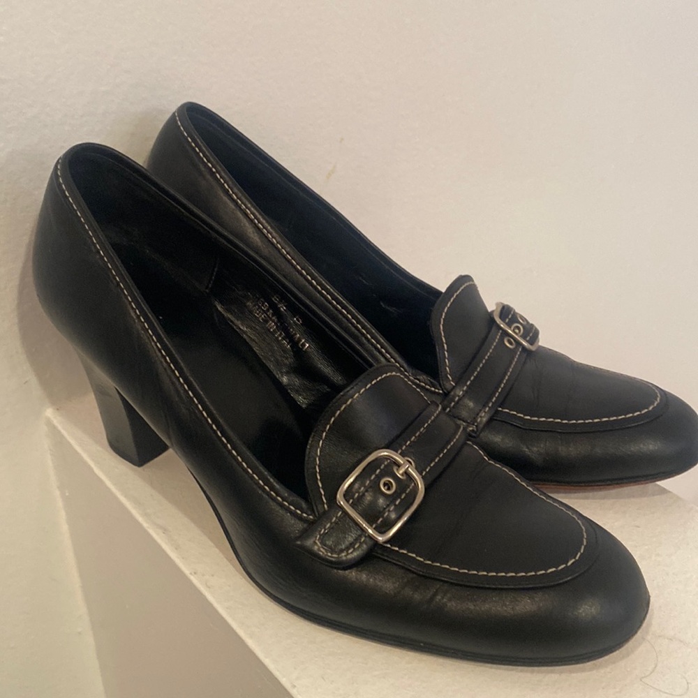 Vintage Coach heels - buckle front with rounded toe. 3” heel. Size 8 1/2. EUC!